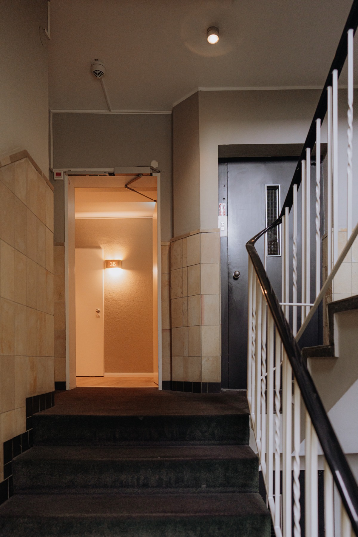 Etage mit Zimmereingang im Hotel am Rothenbaum